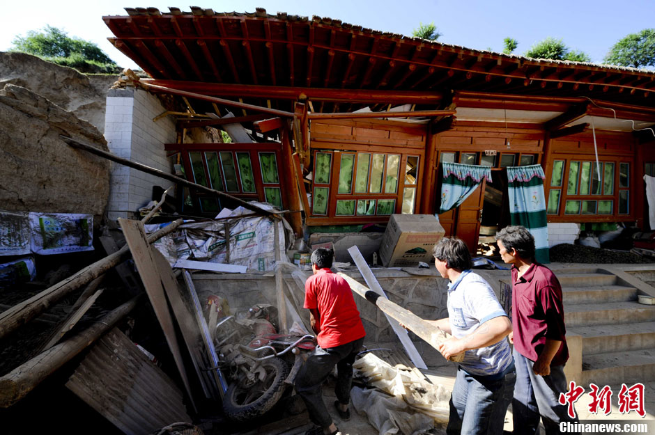甘肅定西地震:岷縣永光村救援現(xiàn)場直擊 甘肅定西地震:岷縣永光村救援現(xiàn)場直擊