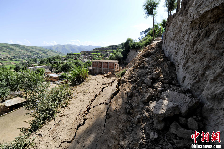 甘肅定西地震:岷縣永光村救援現(xiàn)場直擊 甘肅定西地震:岷縣永光村救援現(xiàn)場直擊