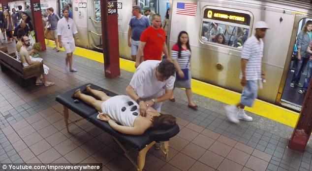 地鐵站變成桑拿浴室 地鐵站變成桑拿浴室