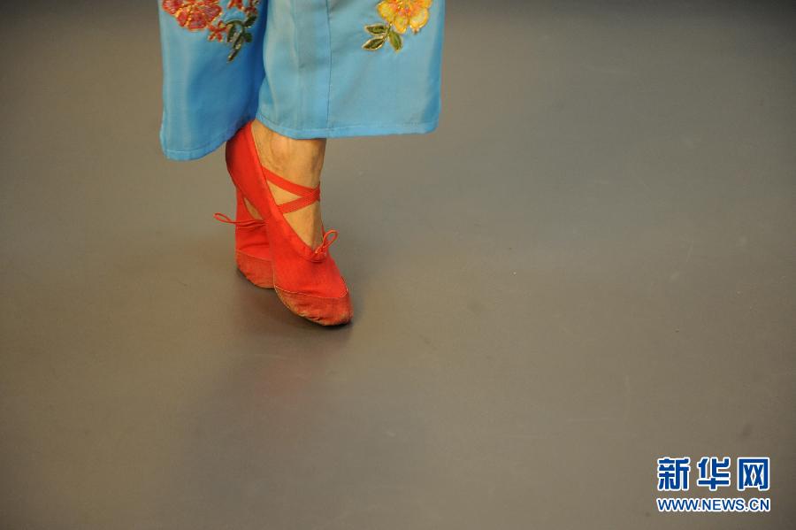 (圖片故事)(5)六旬老太舞動足尖上的夢 (圖片故事)(5)六旬老太舞動足尖上的夢