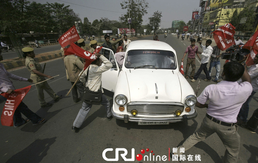 印度大罷工演變為暴力沖突