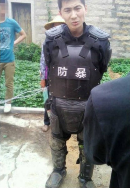 網傳泉州村民押特警 網傳泉州村民押特警