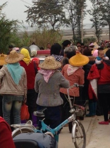 網傳泉州村民押特警 網傳泉州村民押特警