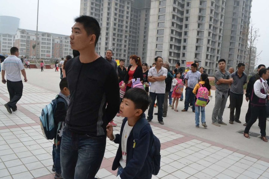 700余學生被趕出教室 700余學生被趕出教室