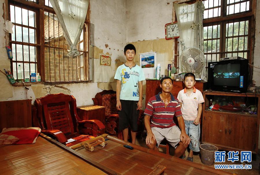 農(nóng)場(chǎng)棚戶區(qū)的最后留守家庭:留下的是回憶,迎來(lái)的是幸福 農(nóng)場(chǎng)棚戶區(qū)的最后留守家庭:留下的是回憶,迎來(lái)的是幸福