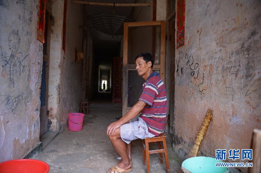 農(nóng)場(chǎng)棚戶區(qū)的最后留守家庭:留下的是回憶,迎來(lái)的是幸福 農(nóng)場(chǎng)棚戶區(qū)的最后留守家庭:留下的是回憶,迎來(lái)的是幸福