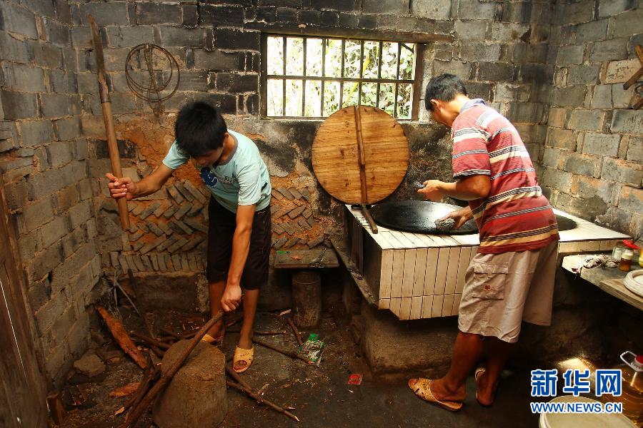 農(nóng)場(chǎng)棚戶區(qū)的最后留守家庭:留下的是回憶,迎來(lái)的是幸福 農(nóng)場(chǎng)棚戶區(qū)的最后留守家庭:留下的是回憶,迎來(lái)的是幸福