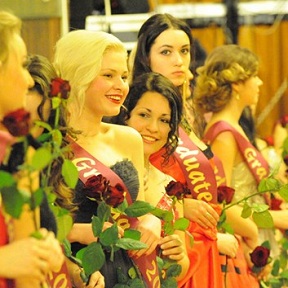 捷克中學生畢業舞會