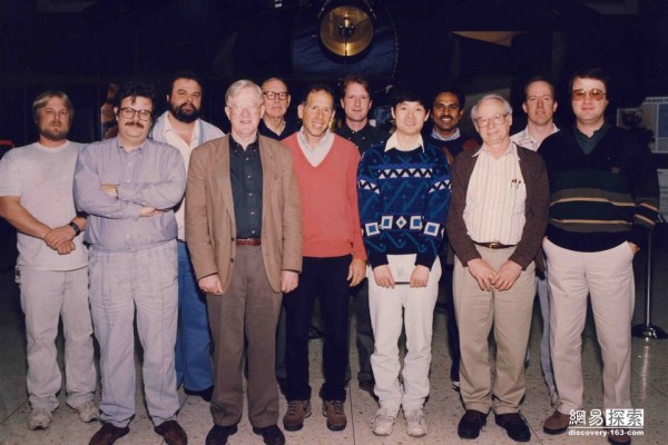 圖為照顧旅行者的工作人員。 圖為照顧旅行者的工作人員。