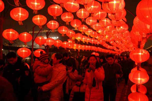 清明上河園歡度元宵佳節 焰火晚會絢爛多姿