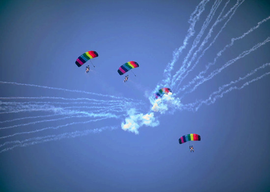 安陽:嘗道口燒雞 訪殷墟甲骨 看航空文化節 安陽:嘗道口燒雞 訪殷墟甲骨 看航空文化節