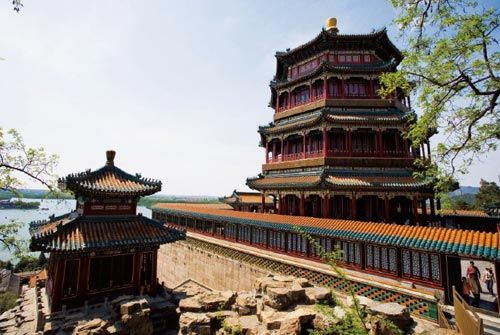 北方的皇家園林象征著盛世的繁華。 北方的皇家園林象征著盛世的繁華。