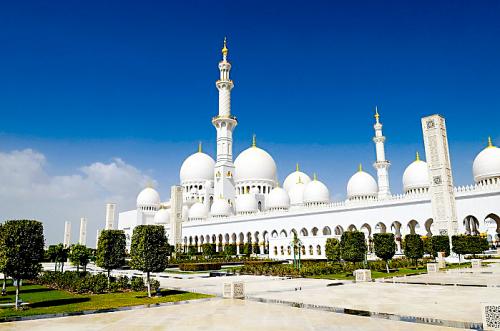 宏偉的阿布扎比大清真寺。 宏偉的阿布扎比大清真寺。