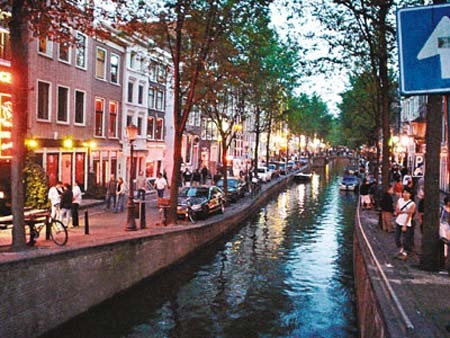 出軌指數:★★★★★ 出軌指數:★★★★★