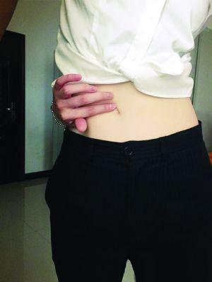 網傳能反手摸肚臍是好身材 專家:也許是手長