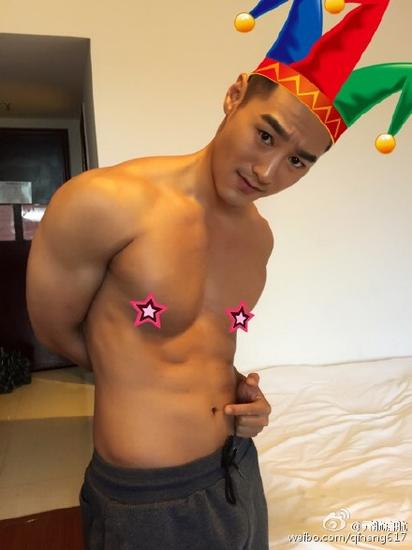 不造哪里不對,反正看起來怪怪的!