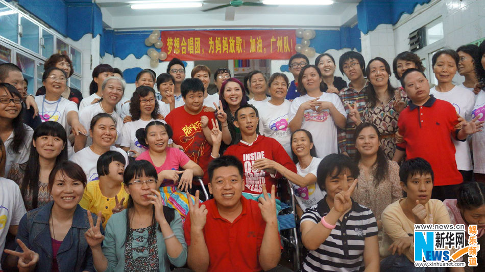 楊千嬅產(chǎn)后首亮相內(nèi)地 獲贈(zèng)嬰兒裝喜出望外 楊千嬅產(chǎn)后首亮相內(nèi)地 獲贈(zèng)嬰兒裝喜出望外