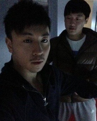 釋小龍與工作人員之前的合影。(資料圖) 釋小龍與工作人員之前的合影。(資料圖)