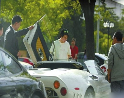 網傳王爍與房祖名是好友 網傳王爍與房祖名是好友