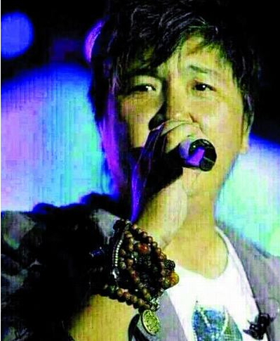 明星秀配飾暗較勁:劉曉慶吊墜6位數秒殺韓紅 明星秀配飾暗較勁:劉曉慶吊墜6位數秒殺韓紅