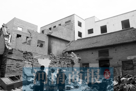 孫莊村清代古宅面臨拆遷。對拆遷者來說,也許它的名氣不值一提 記者 張郁/攝 孫莊村清代古宅面臨拆遷。對拆遷者來說,也許它的名氣不值一提 記者 張郁/攝