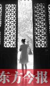 前日,鄭州市碧沙崗地下公共納涼點的入口 前日,鄭州市碧沙崗地下公共納涼點的入口