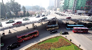 二七廣場和紫荊山區域公交站名采用地標名加道路名進行升級 二七廣場和紫荊山區域公交站名采用地標名加道路名進行升級