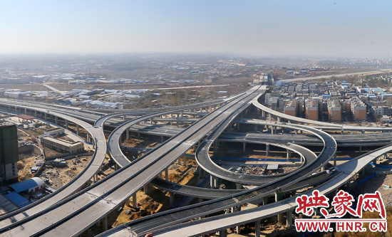 鄭州地鐵1號線和三環高架同日通車 市區擁堵大為緩解 鄭州地鐵1號線和三環高架同日通車 市區擁堵大為緩解