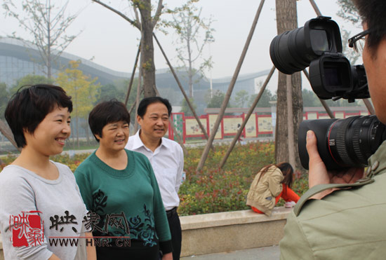 “溫馨九九重陽節 陪著父母去游園”活動圓滿舉行 “溫馨九九重陽節 陪著父母去游園”活動圓滿舉行
