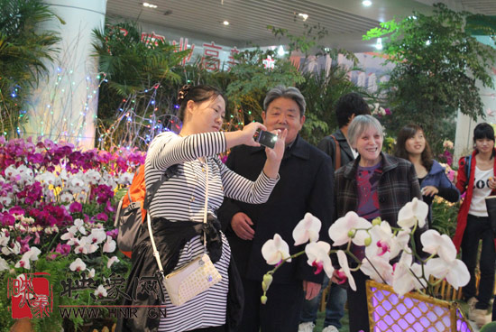 “溫馨九九重陽節 陪著父母去游園”活動圓滿舉行 “溫馨九九重陽節 陪著父母去游園”活動圓滿舉行