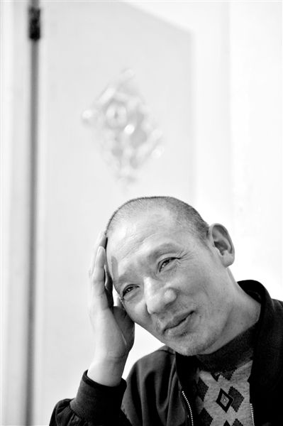 因涉嫌一起奸殺幼女事件,李懷亮被羈押近12年,三次審判,三次因“證據(jù)不足”被撤銷。 本版圖片均為資料圖片 因涉嫌一起奸殺幼女事件,李懷亮被羈押近12年,三次審判,三次因“證據(jù)不足”被撤銷。 本版圖片均為資料圖片