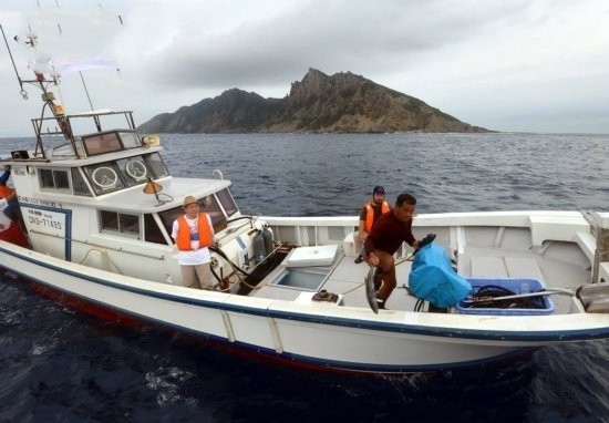 日30名右翼分子前往釣魚島滋事 我海監巡航驅離 日30名右翼分子前往釣魚島滋事 我海監巡航驅離