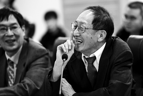 諾獎得主崔琦62年后首次回鄉 關注河南老家教育問題 諾獎得主崔琦62年后首次回鄉 關注河南老家教育問題