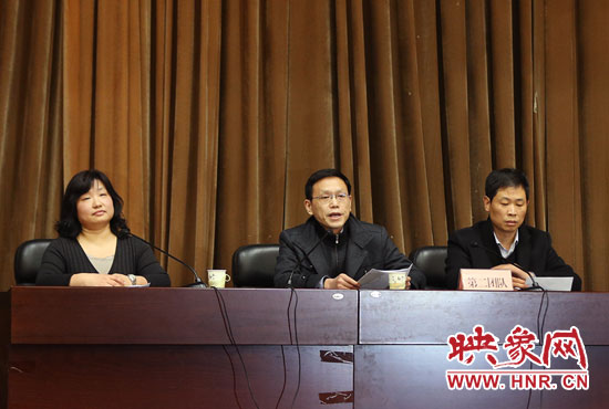 第二組競聘團隊,胡士才(中)朱金星(右)趙瑞瑩(左)。 第二組競聘團隊,胡士才(中)朱金星(右)趙瑞瑩(左)。