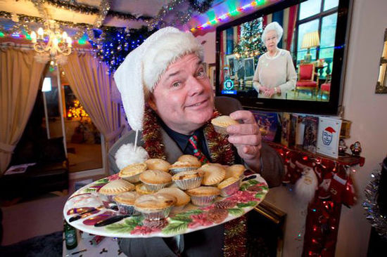 病態!英男子連續22年每日過圣誕耗資2千萬元