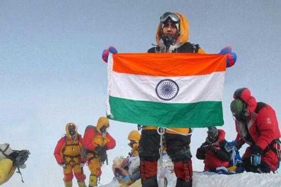 夫妻偽造登珠峰照 尼泊爾開(kāi)10年登山禁令