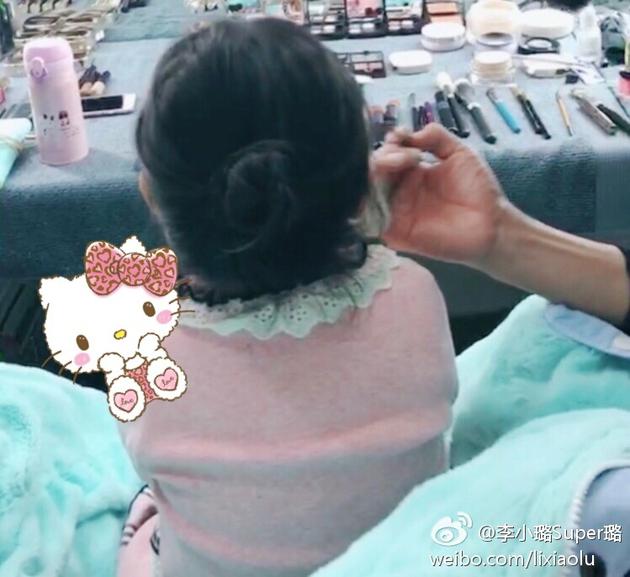 甜馨巧妙回答阿姨問話 網友:段子手已上線 甜馨巧妙回答阿姨問話 網友:段子手已上線