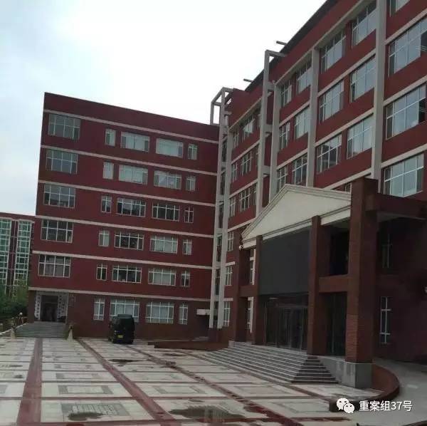 17歲高中男生教室里掐死女同學,被訴故意殺人和強奸