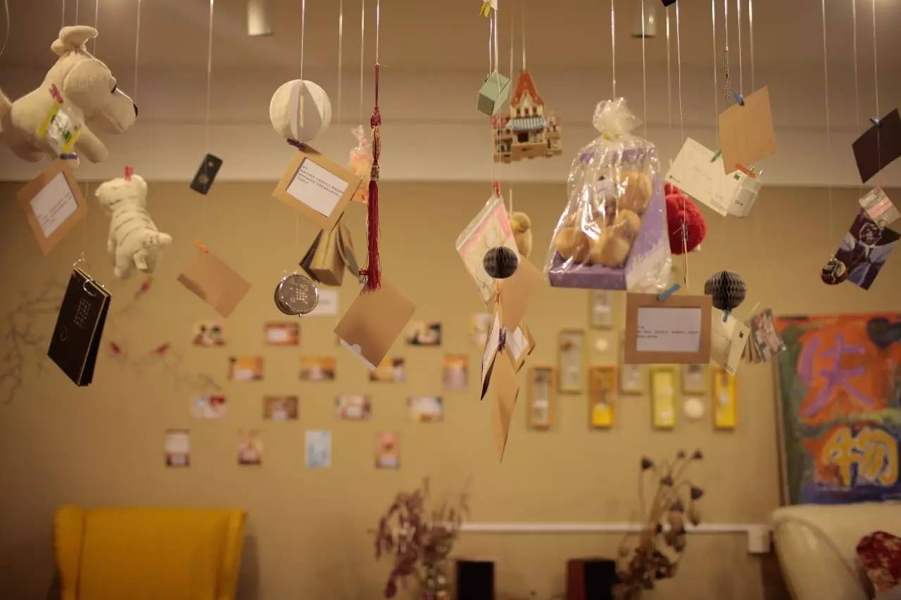 ▲失戀博物館里展示的失戀物品。