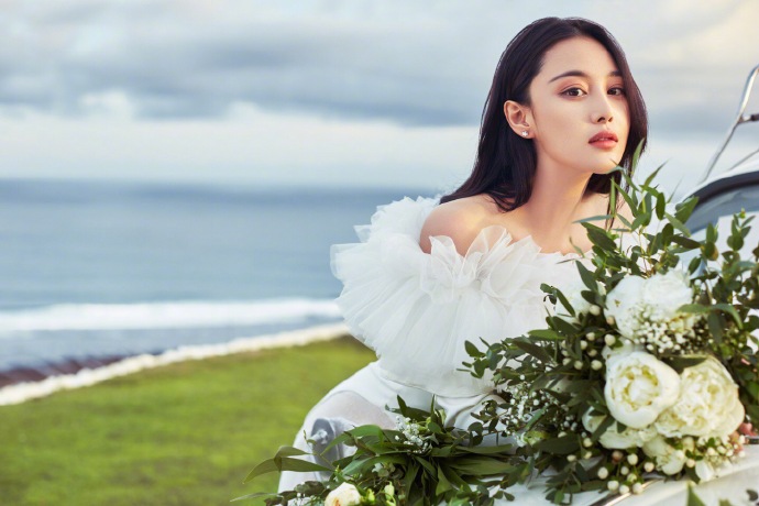 張馨予的婚紗成了淘寶爆款,知道價格后讓人大跌眼鏡! 張馨予的婚紗成了淘寶爆款,知道價格后讓人大跌眼鏡!