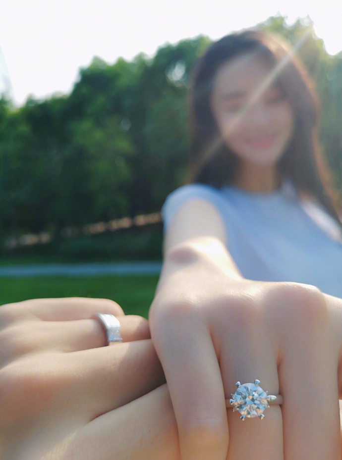 張馨予的婚紗成了淘寶爆款,知道價格后讓人大跌眼鏡! 張馨予的婚紗成了淘寶爆款,知道價格后讓人大跌眼鏡!