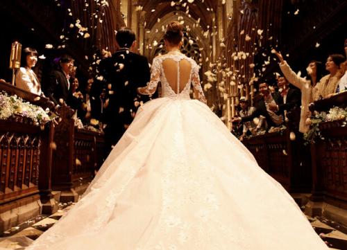 張馨予的婚紗成了淘寶爆款,知道價格后讓人大跌眼鏡!