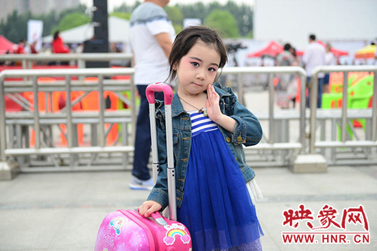 參加海選的可愛的小選手 參加海選的可愛的小選手