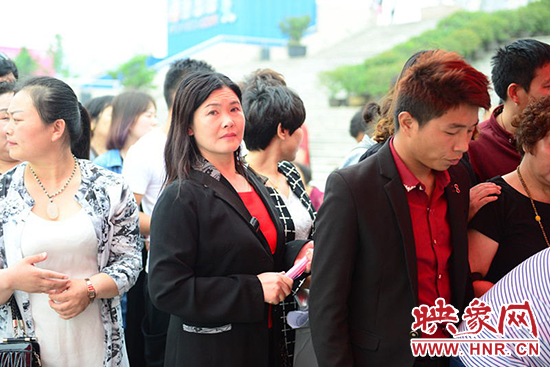 火爆的海選報名現場 火爆的海選報名現場