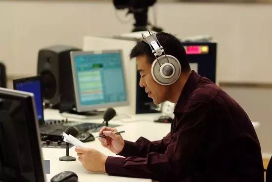 《河南新聞》主持人 浩然 《河南新聞》主持人 浩然