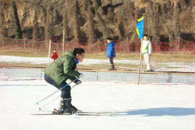 這幾個帥氣的姿勢，真的像專業(yè)級選手了呢