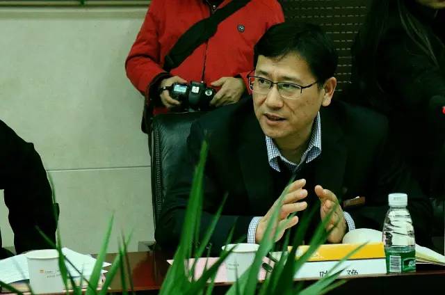 互動結束后華潤燃氣的陳豫總也對各位達人們提出的問題一一作出解答,可是讓大家伙兒們相當滿意呢! 互動結束后華潤燃氣的陳豫總也對各位達人們提出的問題一一作出解答,可是讓大家伙兒們相當滿意呢!