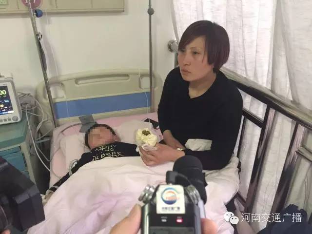 小浩天的母親通過河南交通廣播向所有幫助他們的人表達了感謝! 小浩天的母親通過河南交通廣播向所有幫助他們的人表達了感謝!