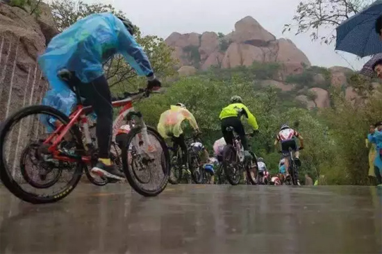 挑戰(zhàn)山地自行車(chē) 挑戰(zhàn)山地自行車(chē)