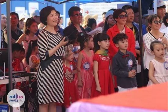 等等，這畫風轉變太快我不明白了，看見啥了突然這么高興？